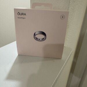 Oura Ring 4 size 9 Silver